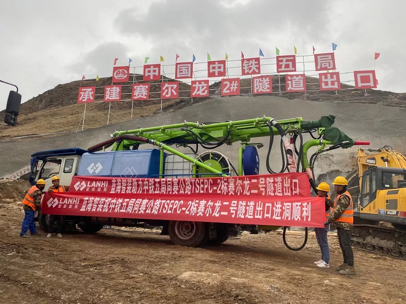 J9九游会真人游戏第一品牌LCHP40C车载湿喷机械手助力同赛公路赛尔龙二号隧道出口建设