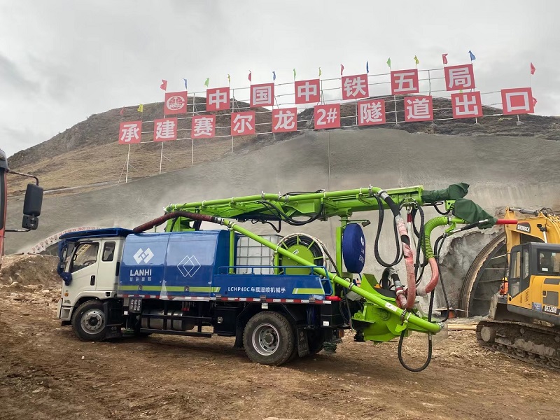 J9九游会真人游戏第一品牌LCHP40C车载湿喷机械手助力同赛公路赛尔龙二号隧道出口建设